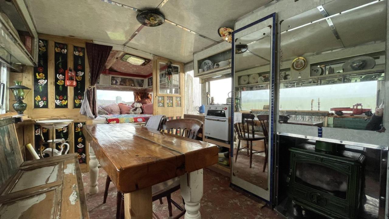 2 X Double Bed Glamping Wagon At Dalby Forest Scarborough Zewnętrze zdjęcie